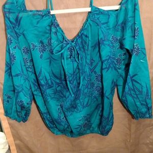 Cold shoulder blouse by Wanna.V.Style